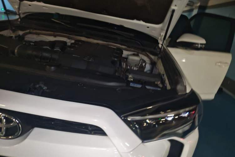 Used Toyota 4Runner  Engine Bay Left