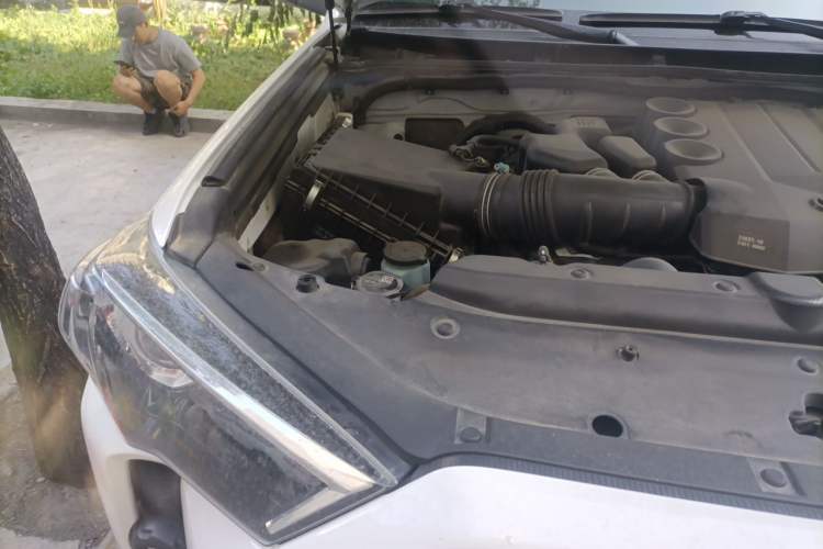 Used Toyota 4Runner  Engine Bay Right