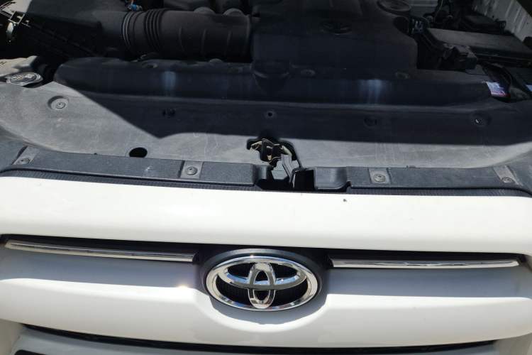 Used Toyota 4Runner  Engine Bay