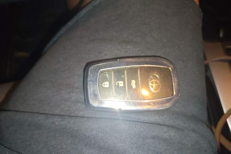 Used Toyota 4Runner  Vehicle Key