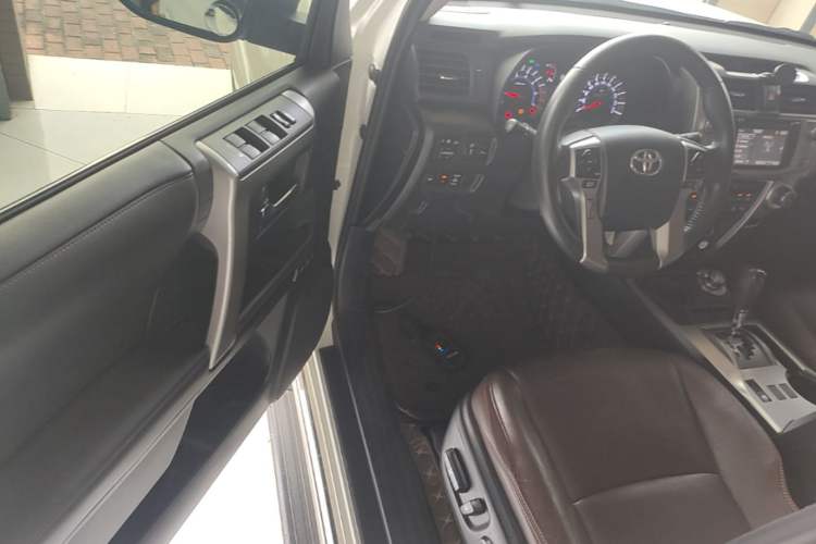Used Toyota 4Runner 2020 4.0L LTD Canadian Edition Driver Seat