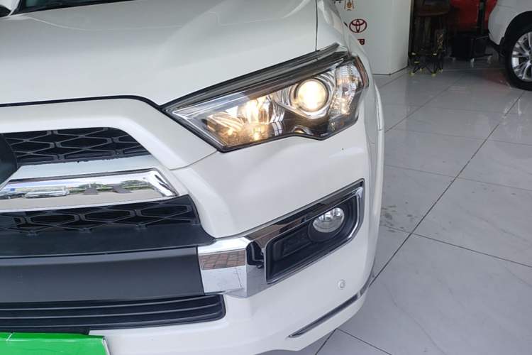 Used Toyota 4Runner 2020 4.0L LTD Canadian Edition Left Front Headlight