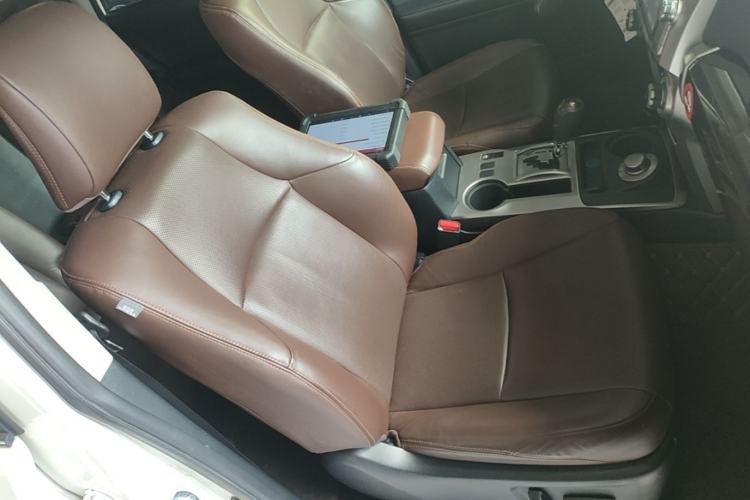 Used Toyota 4Runner 2020 4.0L LTD Canadian Edition Right Front Seat