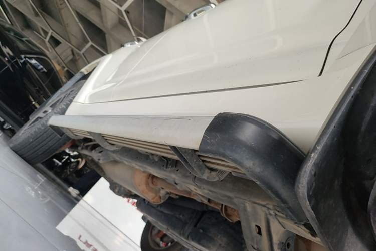 Used Toyota 4Runner 2020 4.0L LTD Canadian Edition Right Side Sill