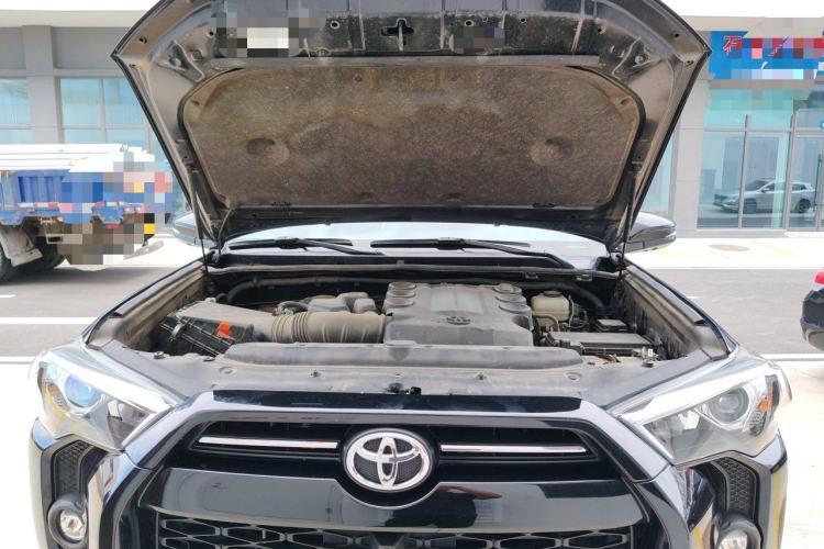 Used Toyota 4Runner  Engine Bay