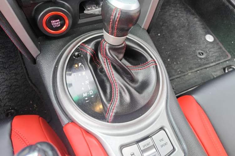 Used Toyota 86 2013 2.0L Automatic Luxury Version Gear Lever