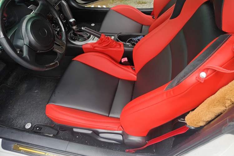 Used Toyota 86 2013 2.0L Automatic Luxury Version Left Front Seat