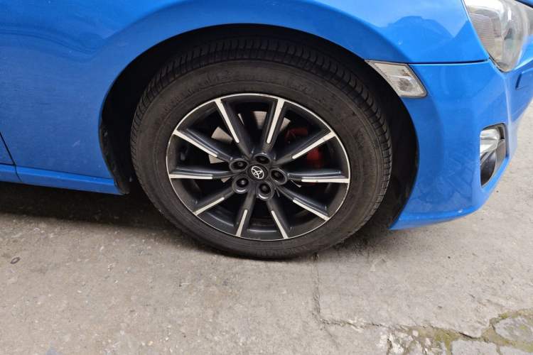 Used Toyota 86 2013 2.0L Manual Luxury Version Right Front Wheel Hub