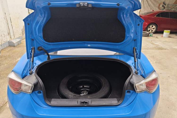 Used Toyota 86 2013 2.0L Manual Luxury Version Trunk