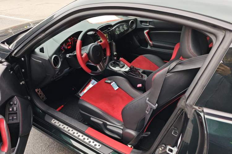 Used Toyota 86 2013 2.0L Automatic Luxury Version Left Front Seat