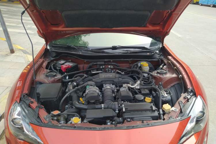 Used Toyota 86 2013 2.0L Automatic Luxury Version Engine Bay