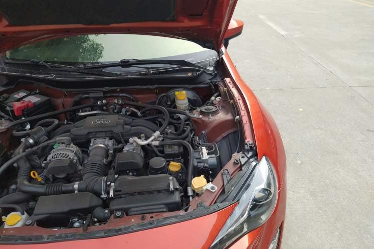Used Toyota 86 2013 2.0L Automatic Luxury Version Engine Bay Left