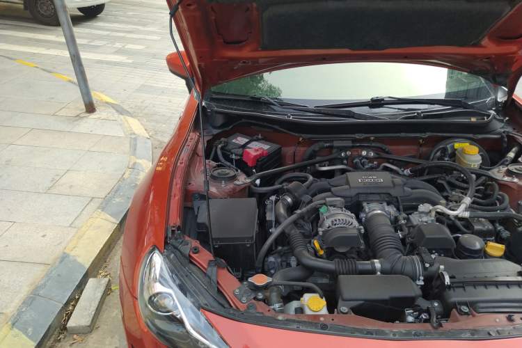 Used Toyota 86 2013 2.0L Automatic Luxury Version Engine Bay Right