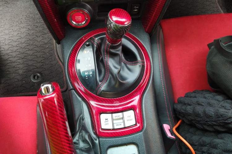 Used Toyota 86 2013 2.0L Automatic Luxury Version Gear Lever