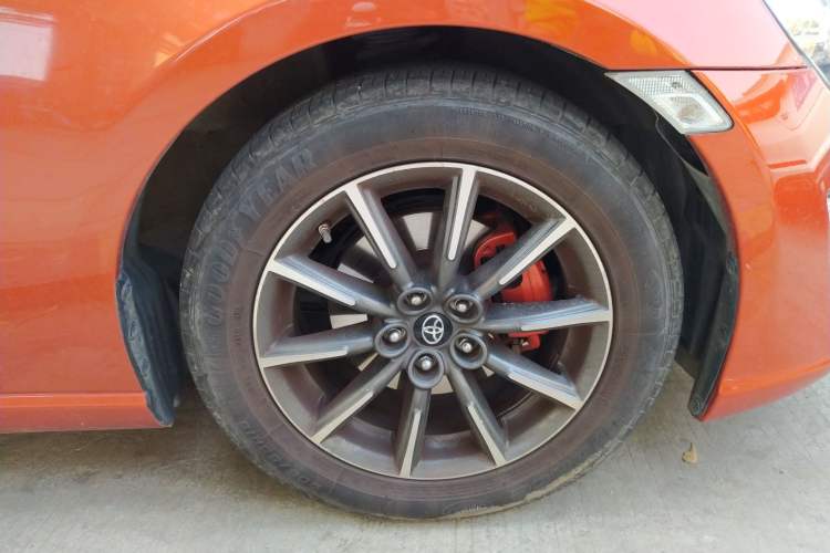 Used Toyota 86 2013 2.0L Automatic Luxury Version Right Front Wheel Hub