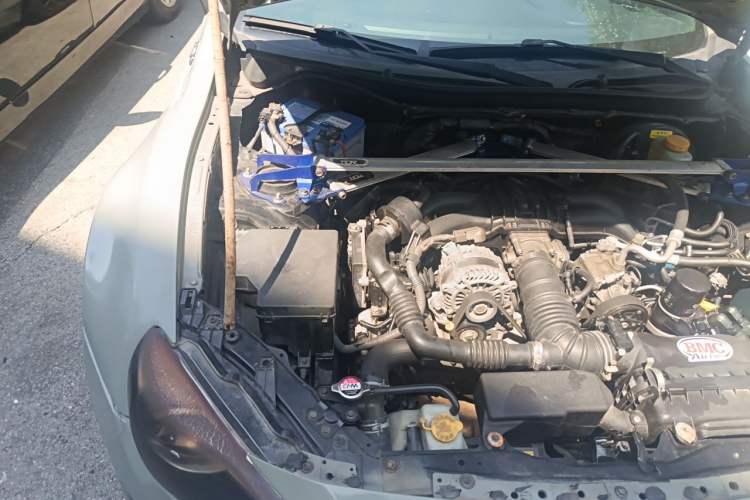 Used Toyota 86 2013 2.0L Automatic Luxury Version Engine Bay Right