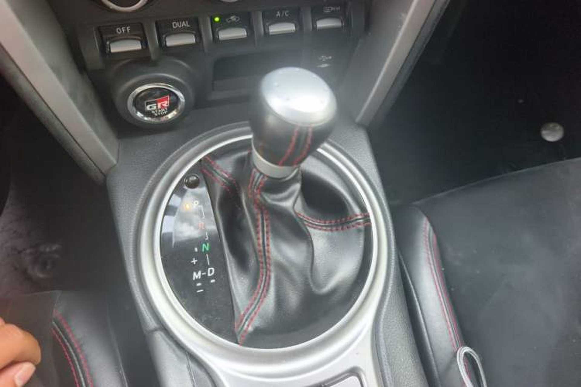 Used Toyota 86 2013 2.0L Automatic Luxury Version Gear Lever