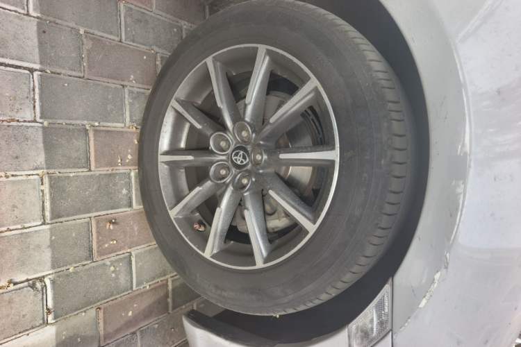 Used Toyota 86 2013 2.0L Automatic Luxury Version Right Front Wheel Hub