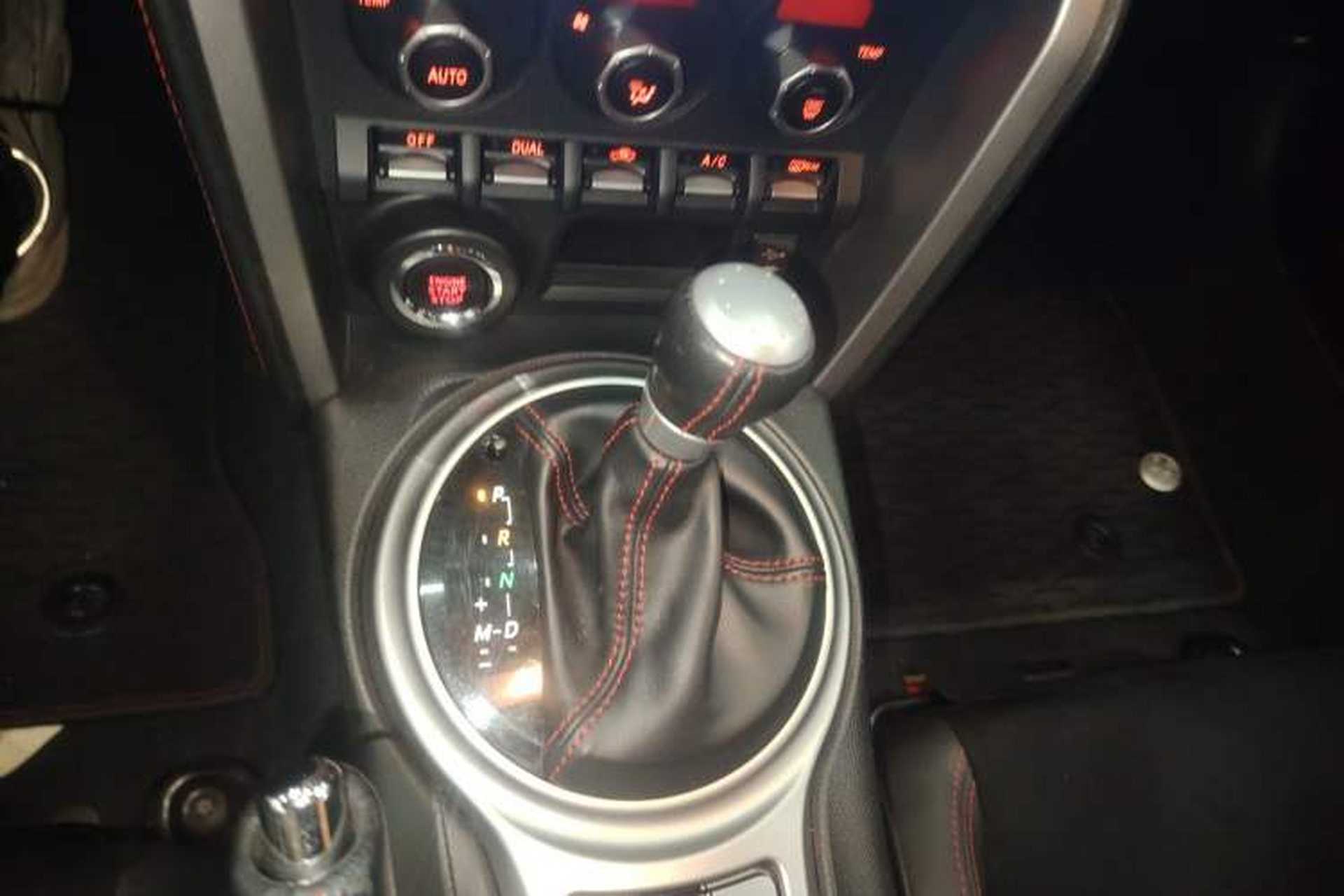 Used Toyota 86 2013 2.0L Automatic Luxury Version Gear Lever