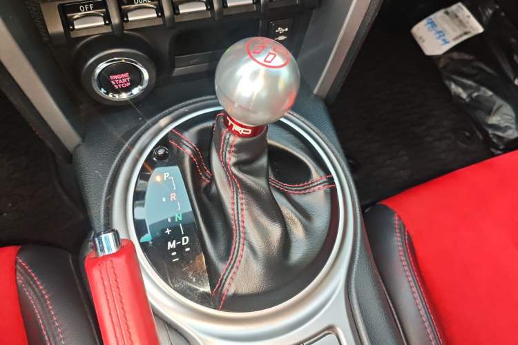 Used Toyota 86 2013 2.0L Automatic Luxury Version Gear Lever