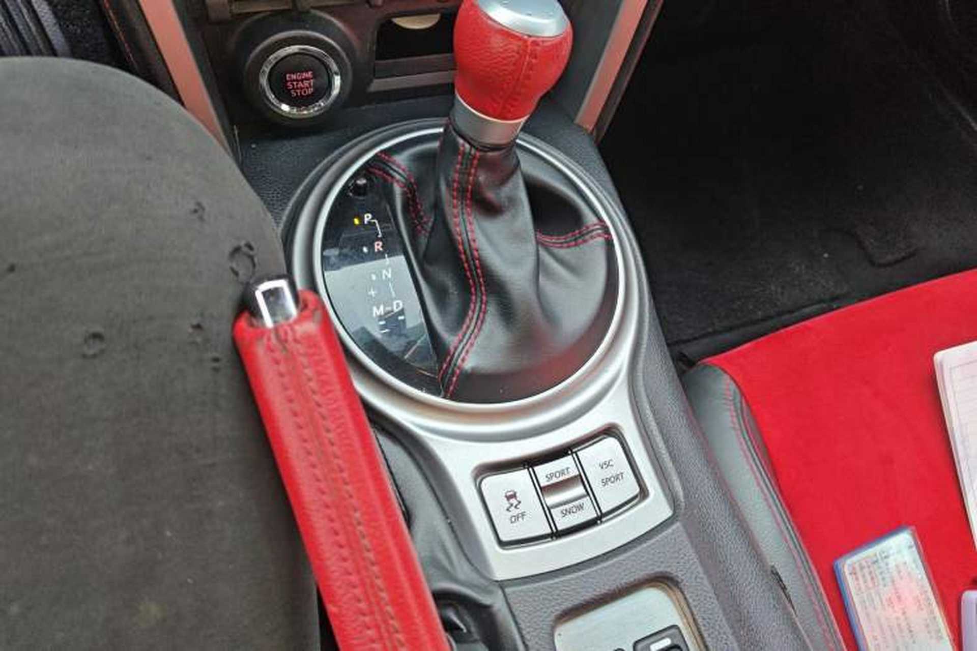 Used Toyota 86 2013 2.0L Automatic Luxury Version Gear Lever
