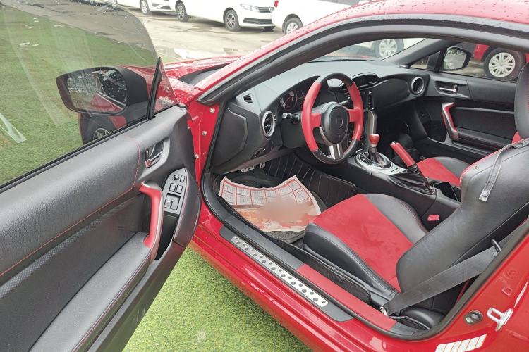 Used Toyota 86 2013 2.0L Automatic Luxury Version Interior 3