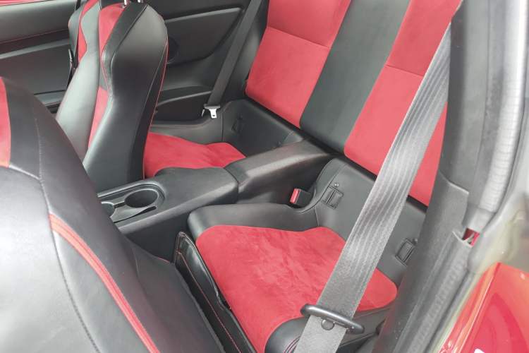 Used Toyota 86 2013 2.0L Automatic Luxury Version Interior 4
