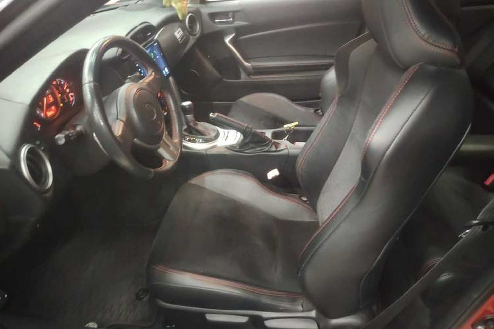 Used Toyota 86 2013 2.0L Automatic Luxury Version Left Front Seat