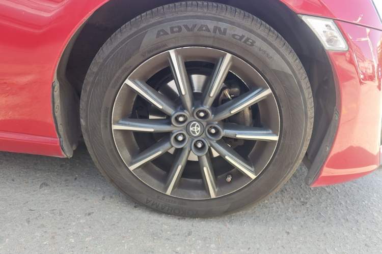 Used Toyota 86 2013 2.0L Automatic Luxury Version Right Front Wheel Hub