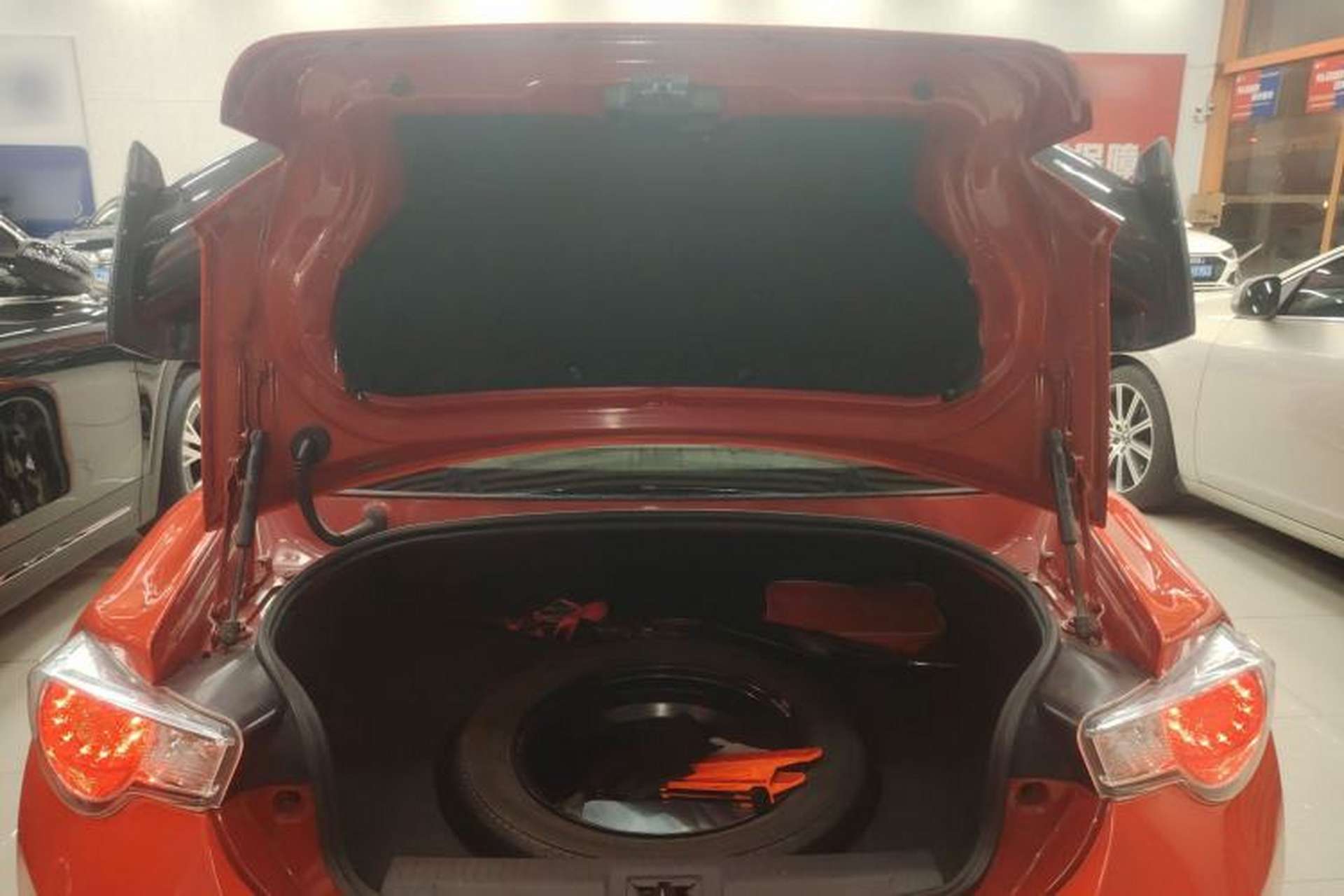 Used Toyota 86 2013 2.0L Automatic Luxury Version Trunk
