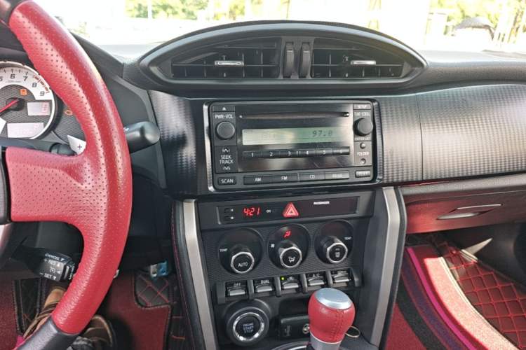 Used Toyota 86 2013 2.0L Automatic Luxury Version Audio And AC Panel