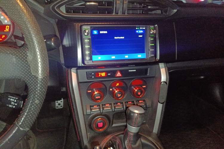Used Toyota 86 2013 2.0L Automatic Luxury Version Audio And AC Panel