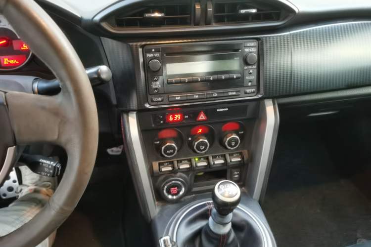 Used Toyota 86 2013 2.0L Manual Luxury Version Audio And AC Panel