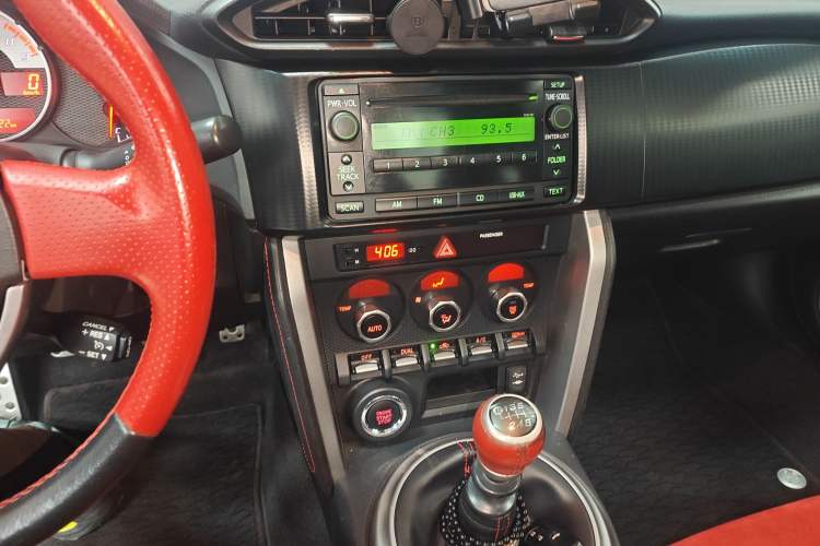 Used Toyota 86 2013 2.0L Manual Luxury Version Audio And AC Panel