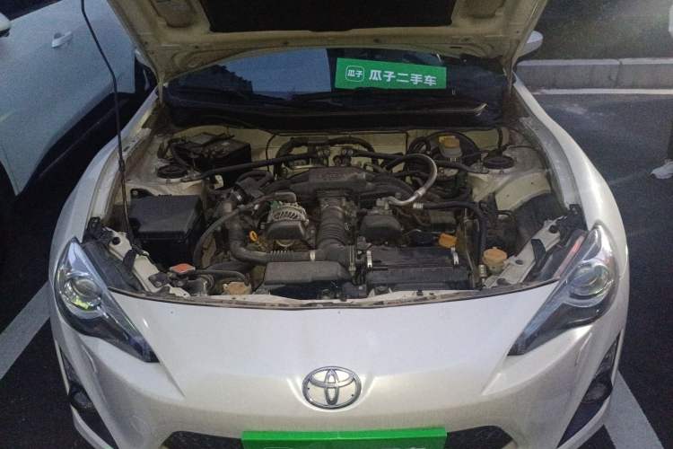 Used Toyota 86 2013 2.0L Automatic Luxury Version Engine Bay