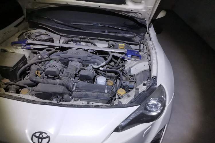 Used Toyota 86 2013 2.0L Automatic Luxury Version Engine Bay Left