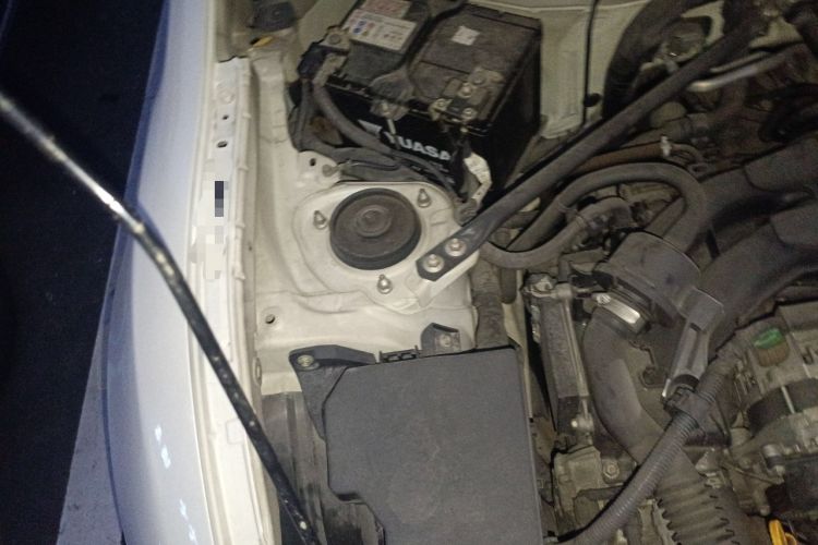 Used Toyota 86 2013 2.0L Automatic Luxury Version Engine Bay Right