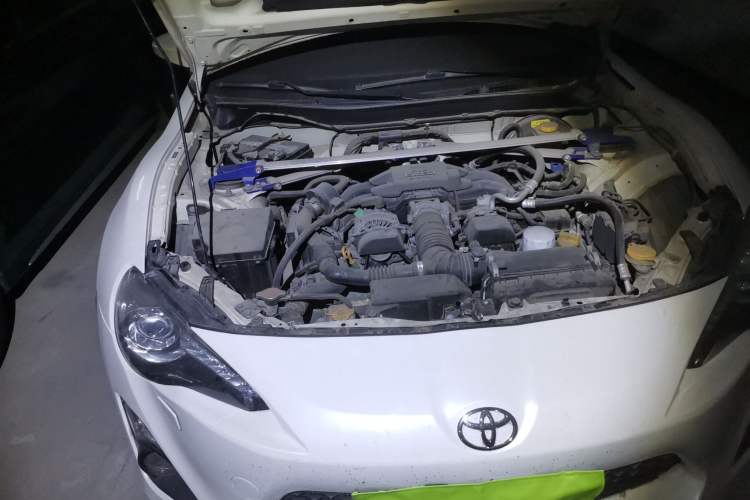 Used Toyota 86 2013 2.0L Automatic Luxury Version Engine Bay Right