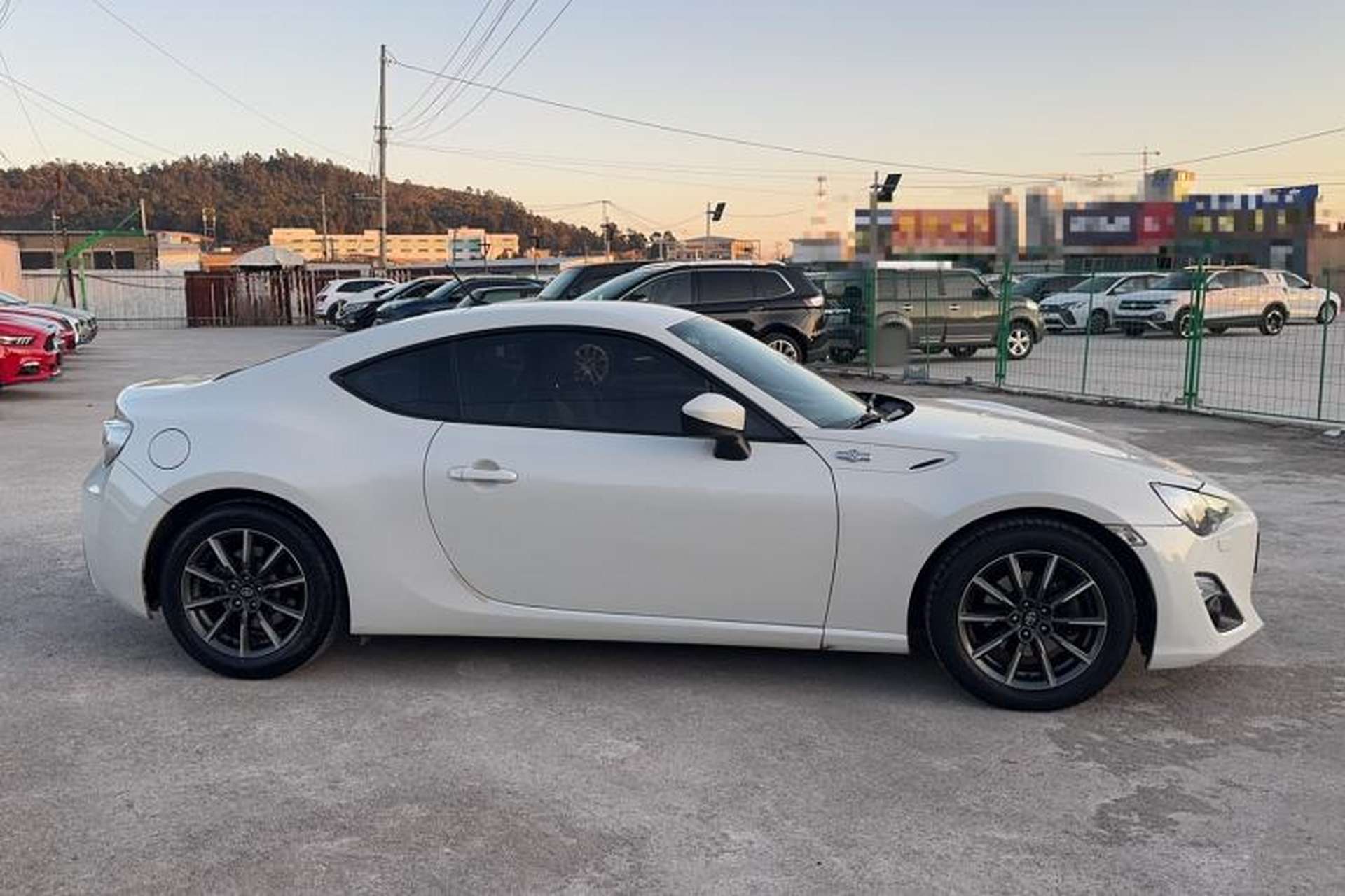 Used Toyota 86 2013 2.0L Automatic Luxury Version Exterior 3