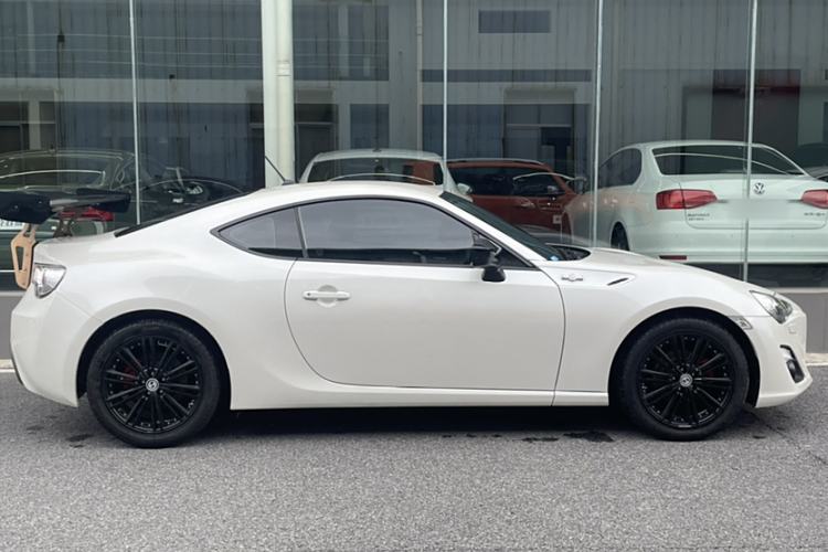 Used Toyota 86 2013 2.0L Automatic Luxury Version Exterior 5