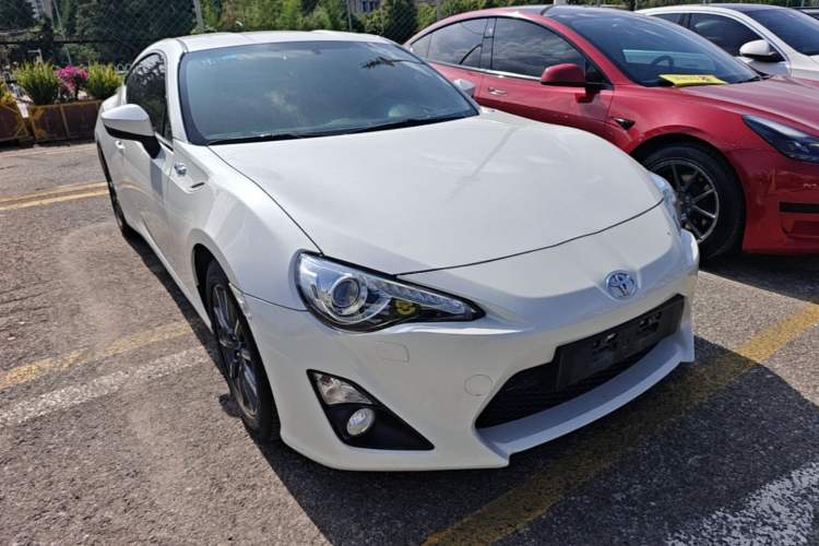 Used Toyota 86 2013 2.0L Automatic Luxury Version Front Right 45 Deg