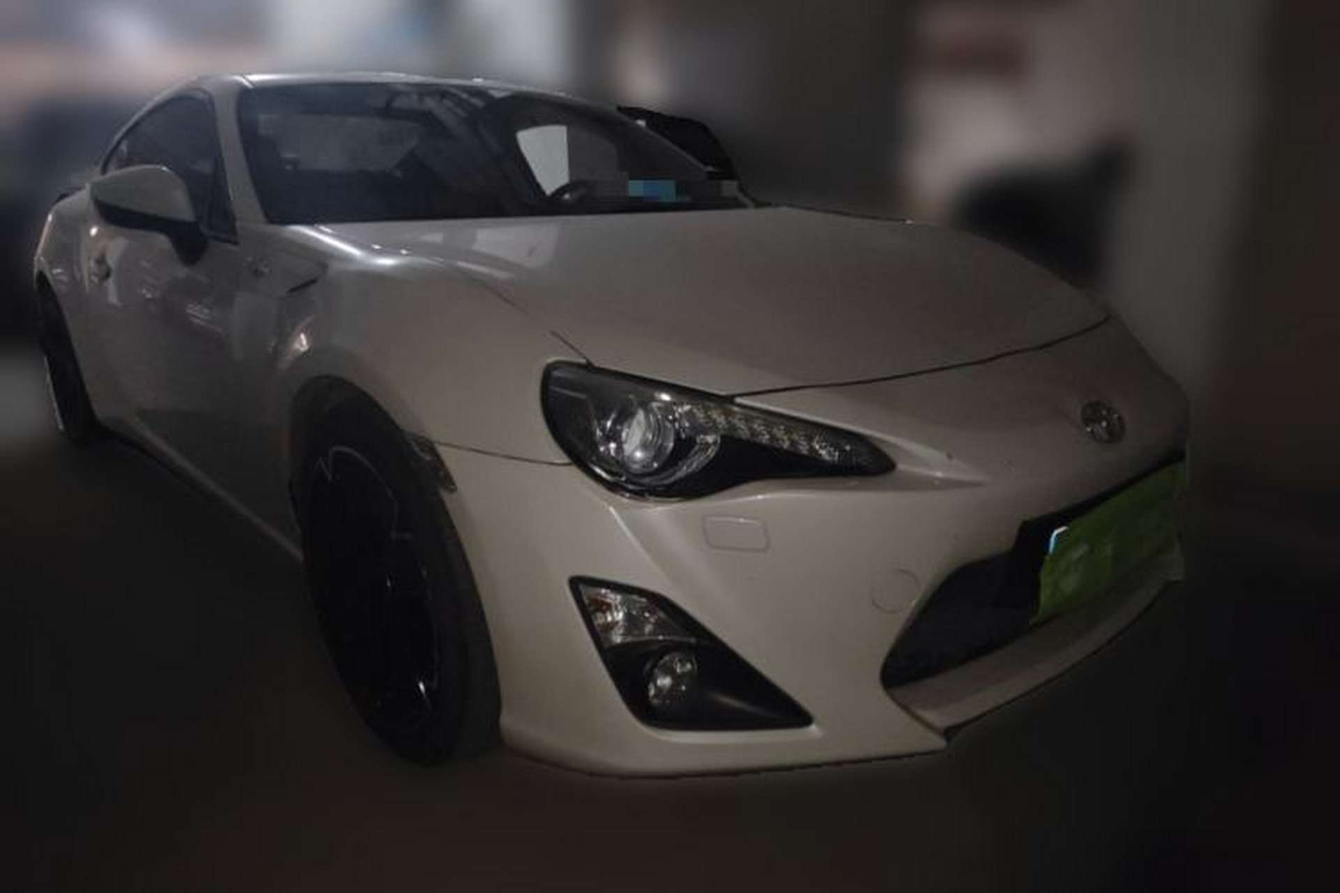 Used Toyota 86 2013 2.0L Manual Luxury Version Front Right 45 Deg