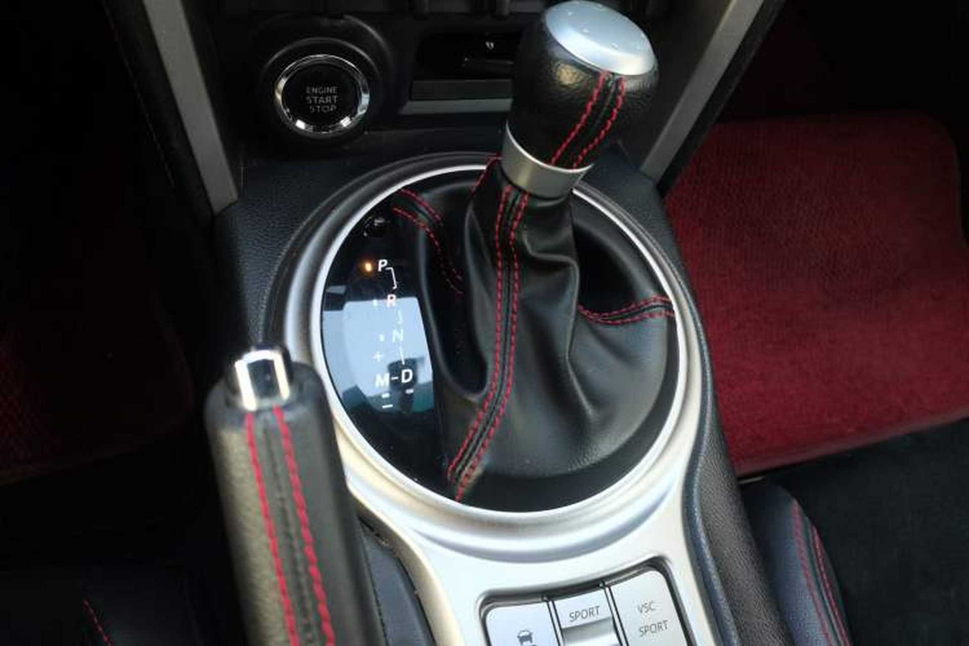 Used Toyota 86 2013 2.0L Automatic Luxury Version Gear Lever