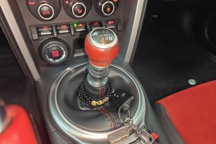 Used Toyota 86 2013 2.0L Manual Luxury Version Gear Lever