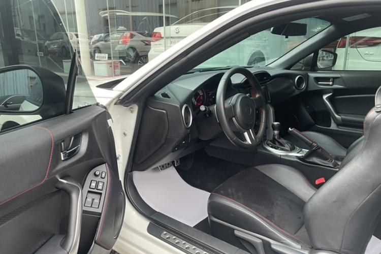 Used Toyota 86 2013 2.0L Automatic Luxury Version Interior 1
