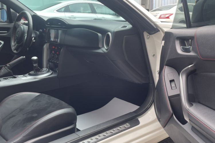 Used Toyota 86 2013 2.0L Automatic Luxury Version Interior 2