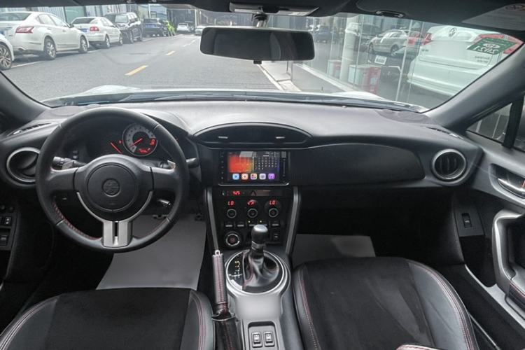 Used Toyota 86 2013 2.0L Automatic Luxury Version Interior 4
