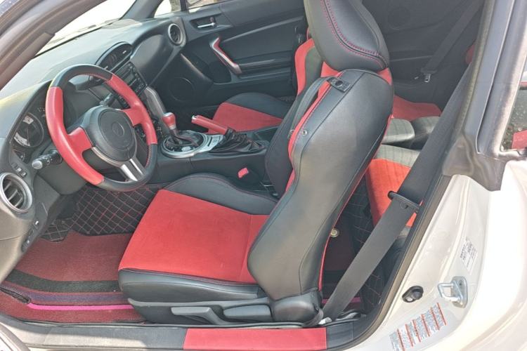 Used Toyota 86 2013 2.0L Automatic Luxury Version Left Front Seat