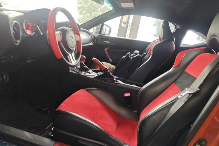 Used Toyota 86 2013 2.0L Automatic Luxury Version Left Front Seat