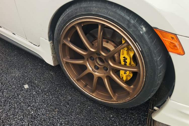 Used Toyota 86 2013 2.0L Automatic Luxury Version Right Front Wheel Hub
